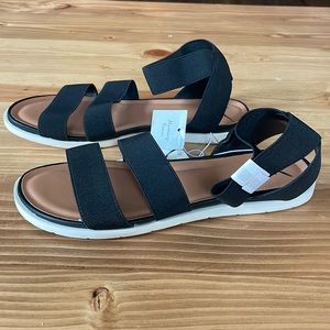 Memory foam women’s sandals!